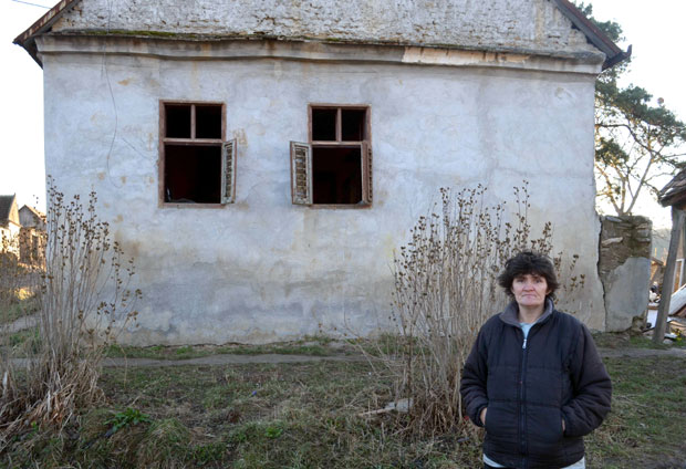 Брат ометен у развоју силовао малолетне сестре?